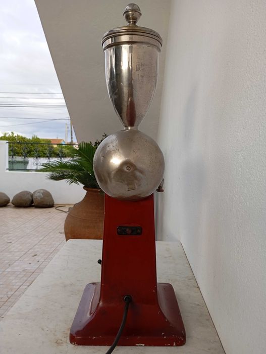 Antigo Funcional Decorativo Moinho de Café Elétrico Alemão Favorite
