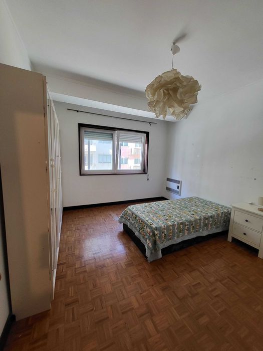 Apartamento T4 com terraço em Faria Guimarães, Porto