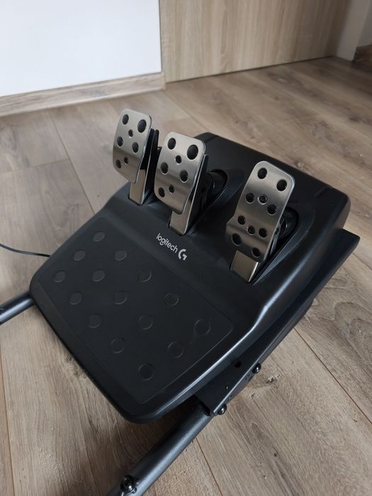 Kierownica Logitech G29 plus fotel Symulator jazdy
