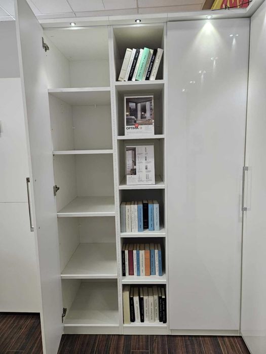 Po ekspozycyjna garderoba Optima / Helvetia