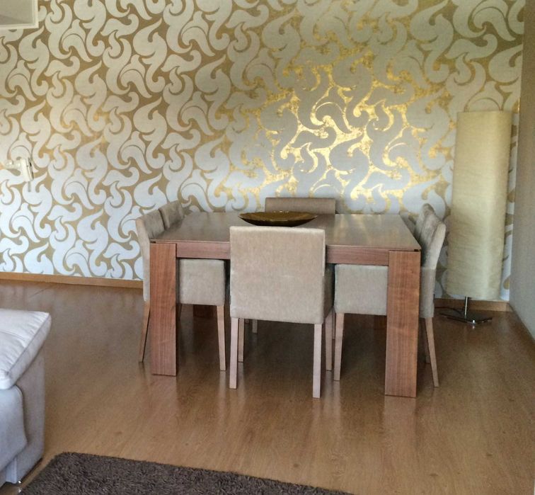 Mesa extensível em nogueira