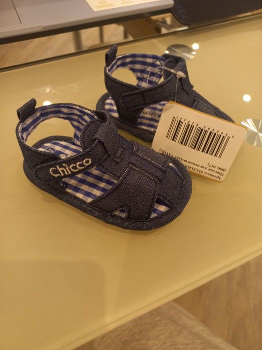 Продам нові дитячі пінетки босоніжки Chicco 17р