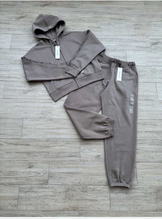 Оригінальний жіночий спортивний костюм Calvin Klein ХС-С