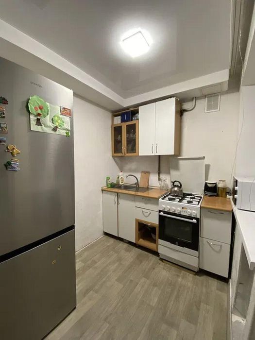 Продам 3-комн квартиру в районе Космонавтов ул.