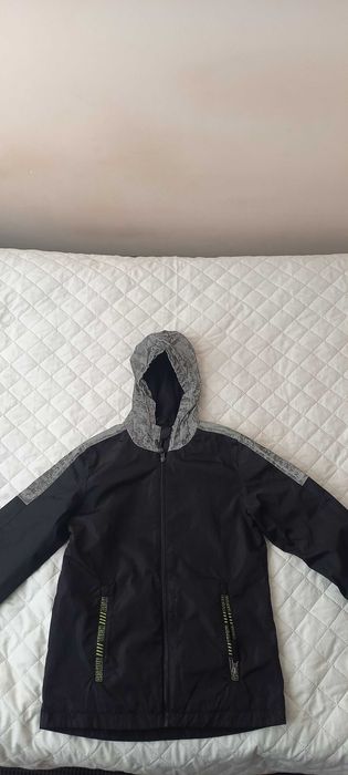 Kurtka chłopięca czarno-szara