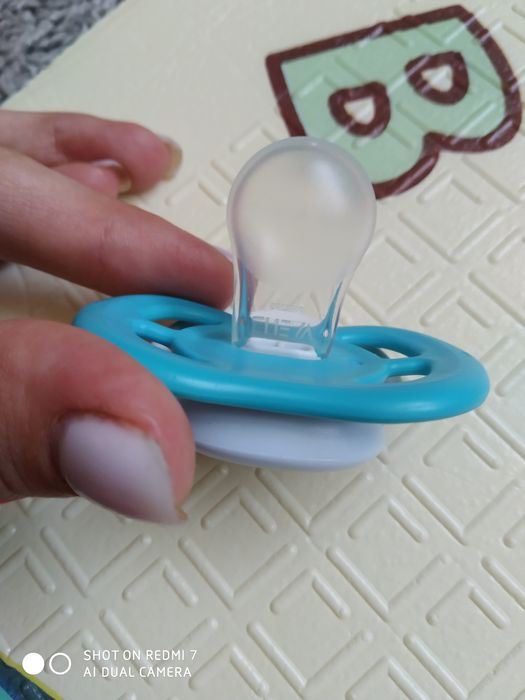 Пустушка філіпс + ще одна іншої фірми