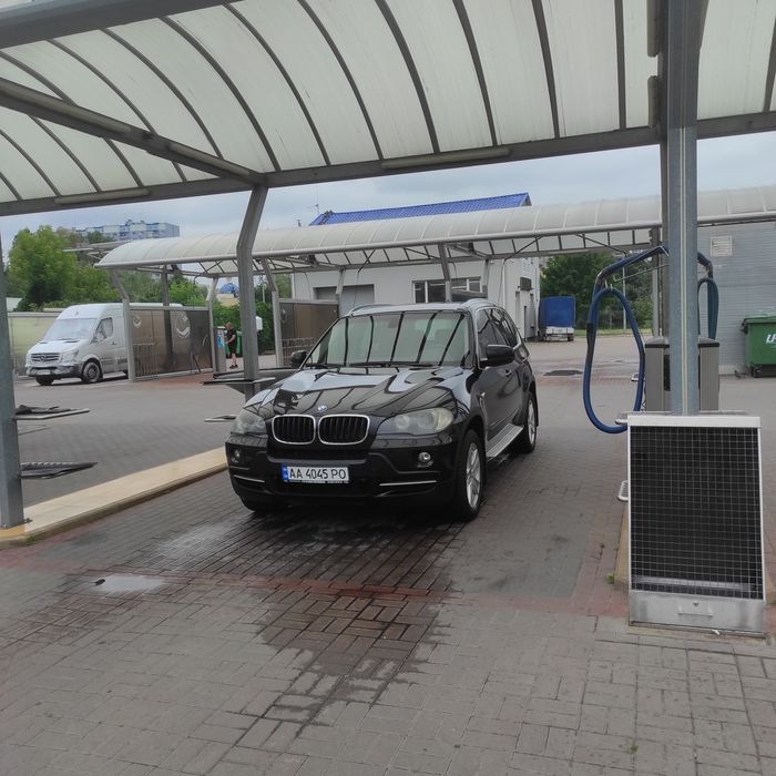 Продам БМВ Х5 е70 бензин