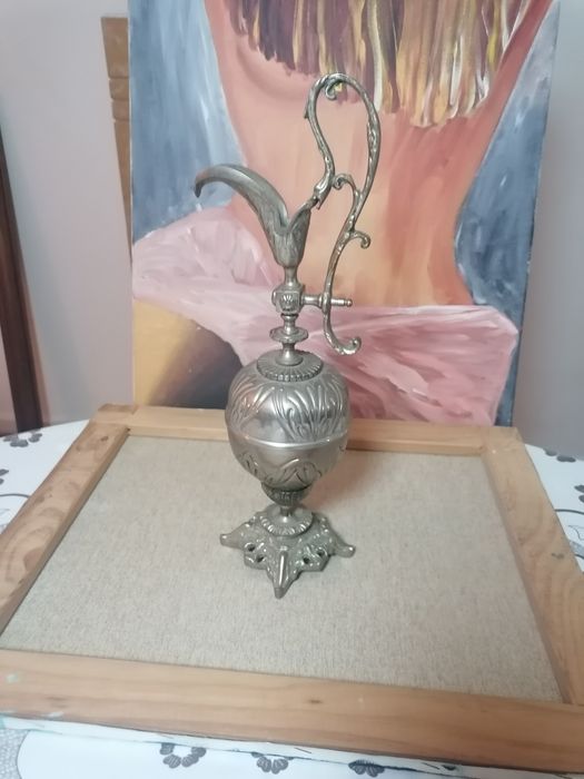 Ânfora antiga trabalhada