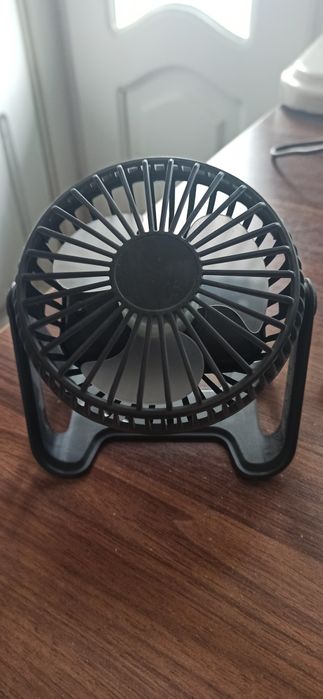 Вентилятор настільний акумуляторний