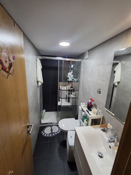 Arrenda-se casa toda t3, 2 casas de banho