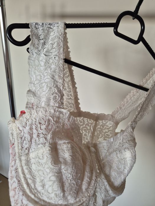 Koronkowa braletka ecru 38 M biały top bieliźniany