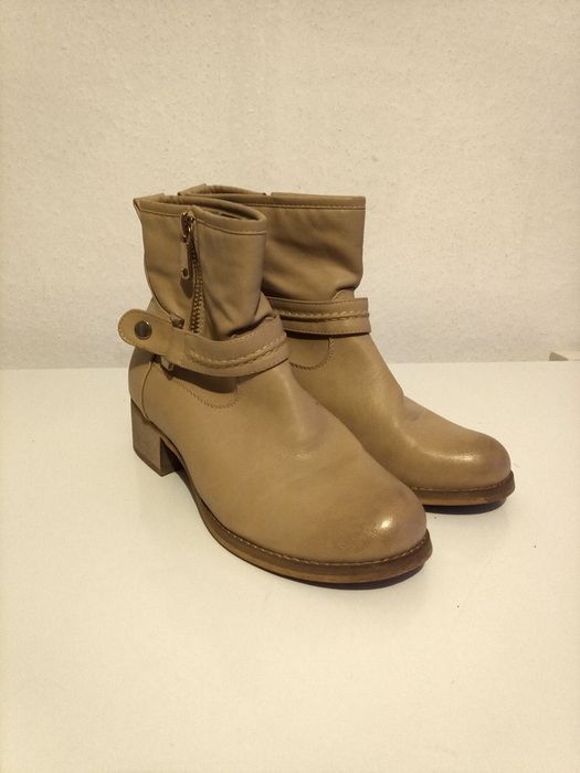 Buty jesienne na obcasie