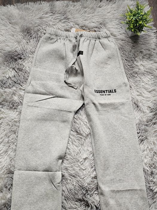 Сірі спортивні штани Essentials "без манжетів" S-M-L