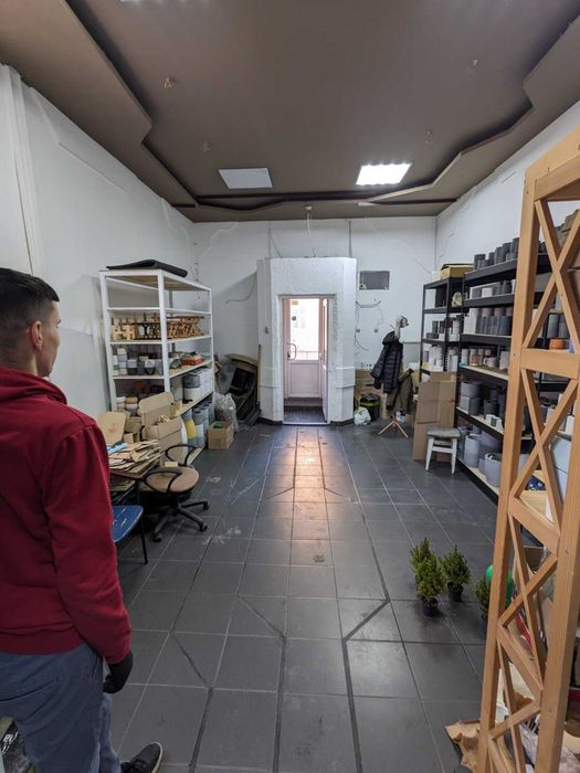 Продаж комерційного приміщення 1 поверх 61 м кв, в центрі міста - More