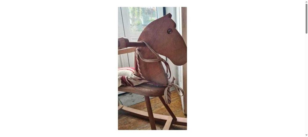 Cavalo de baloiço em madeira