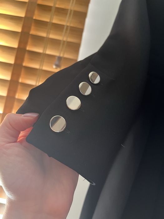 Guess sukienka z zakladkami z paskiem elegancka czarna 34 XS