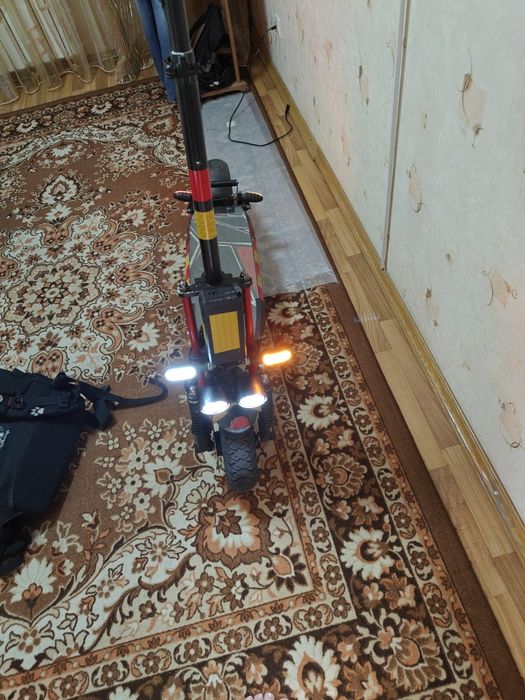 Електро самокат + інвертор .