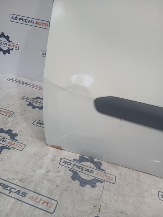PORTA FRENTE ESQUERDA BRANCA FIAT DOBLO L1H1 1.3MJET 2011-2017 ANO: 20
