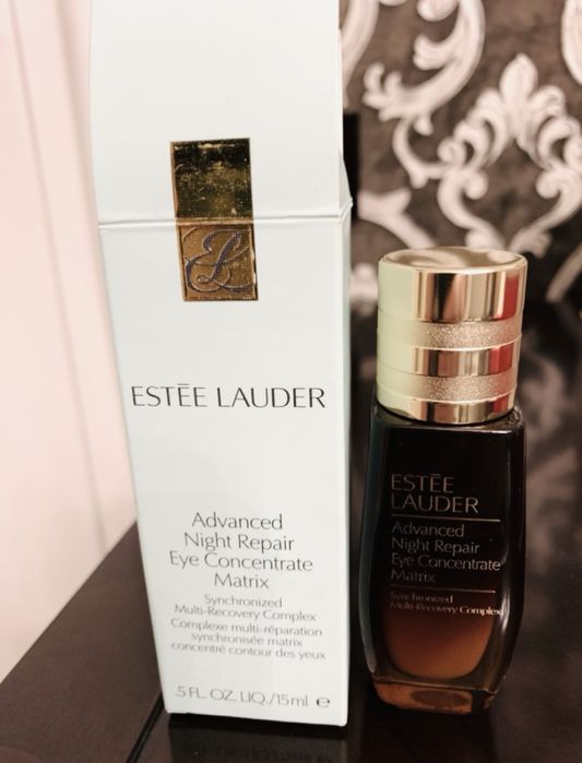 Krem regenerujący pod oczy Serum ESTEE LAUDER - 15 ml - PELNY