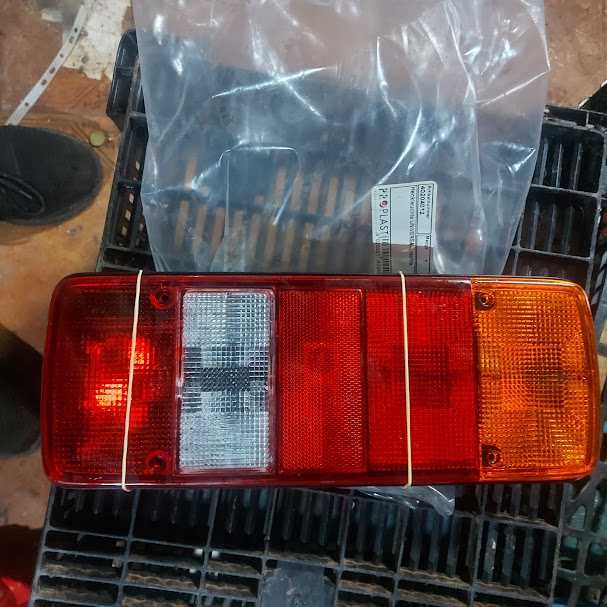farolin traseiro direito