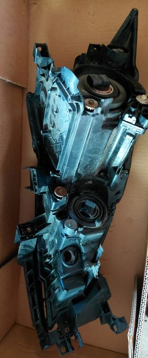 Sprzedam dwie lampy Mazda 6