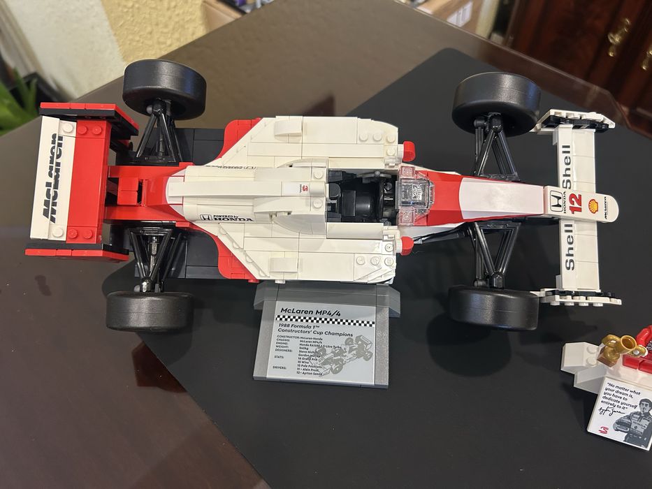 Lego 10330 Carro Ayrton 1988