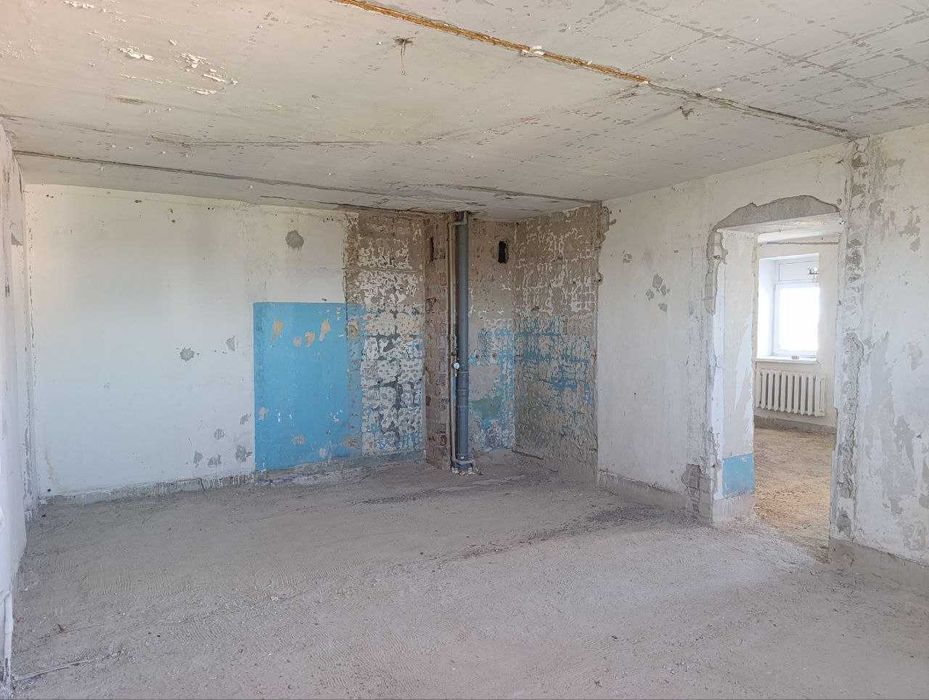 3 кімнатна квартира-студія під ваш ремонт на початку Богунії