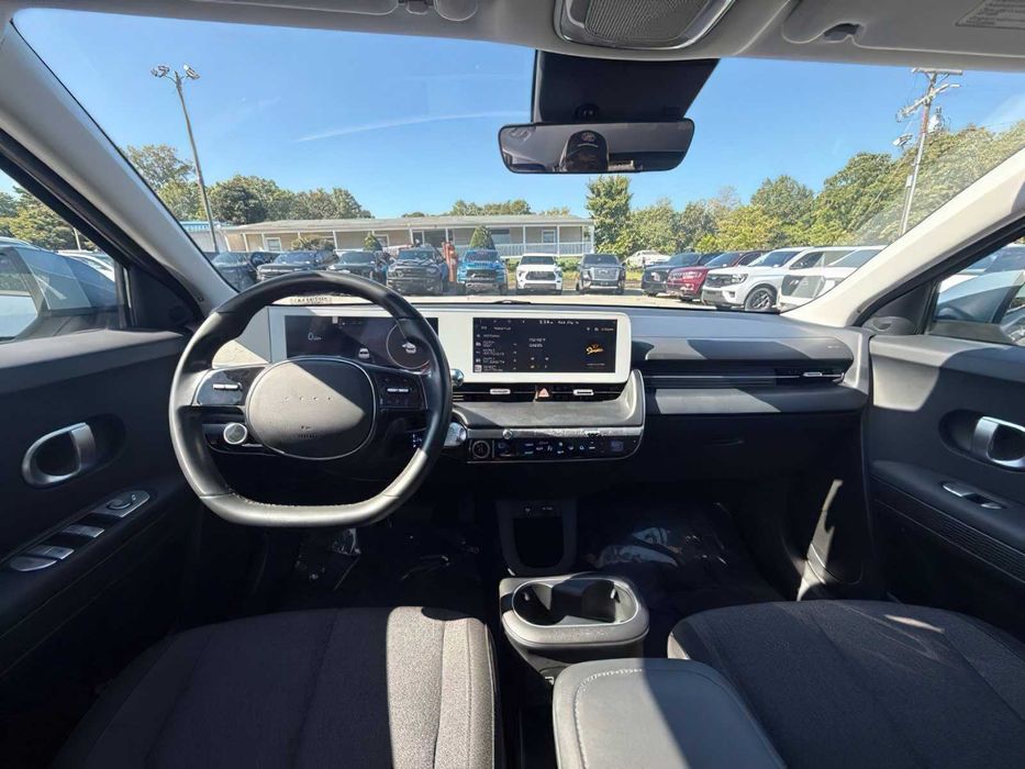 Hyundai Ioniq 5      2023