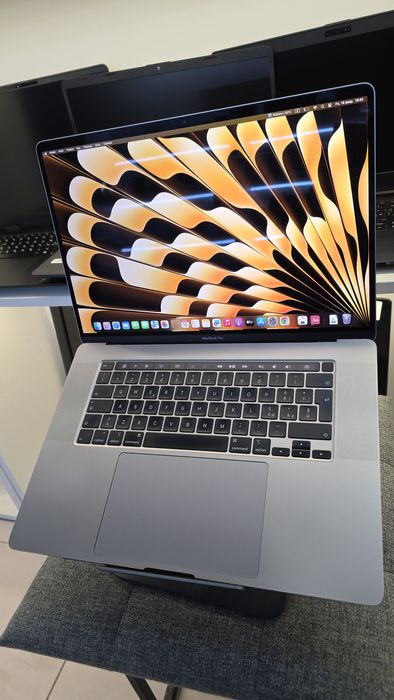 Macbook pro 16  i9 32gb 4tb ssd