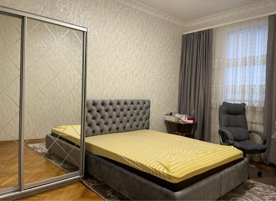 3-кімнатна квартира з євроремонтом, центр міста•