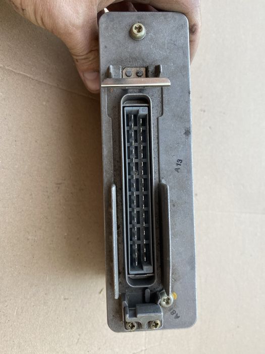 BMW E34 modul sterownik ABS  0.265.103.047