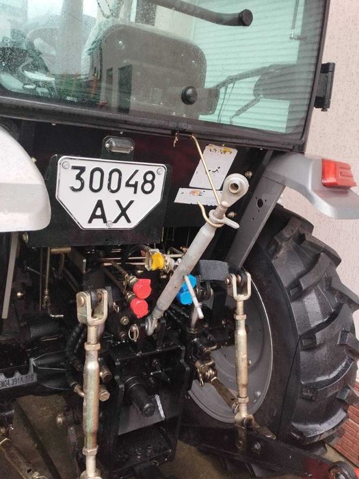 Трактор Скаут ТЕ504 С з кабіною вживаний в ідеальному стані