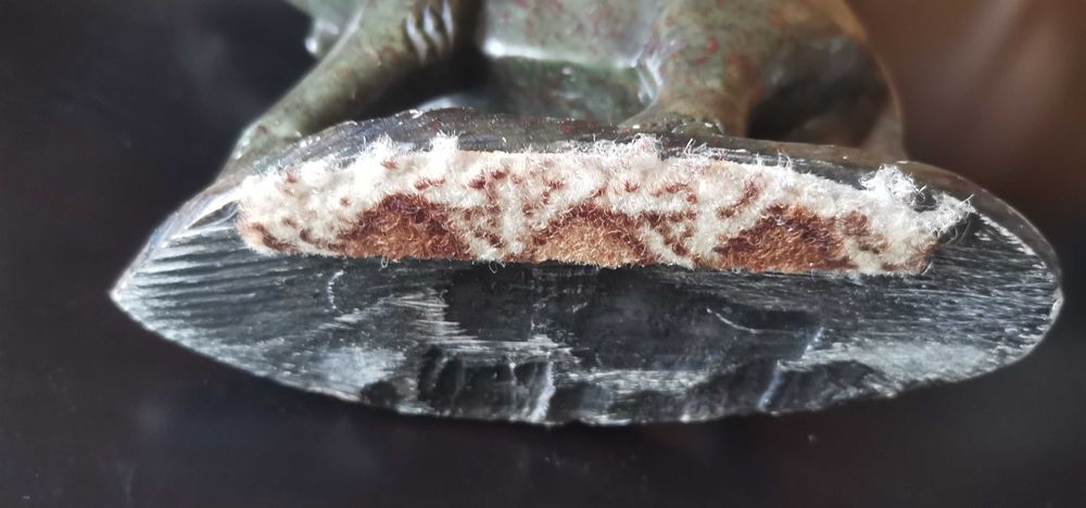 Estatueta em pedra natural