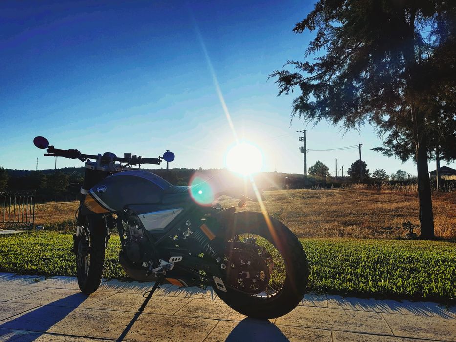 Vendo BF Mondial 125