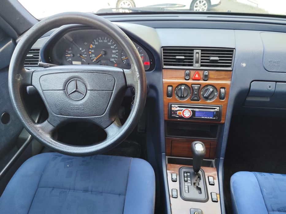 *** RESERVADA***    Mercedes C220 SW - 1998