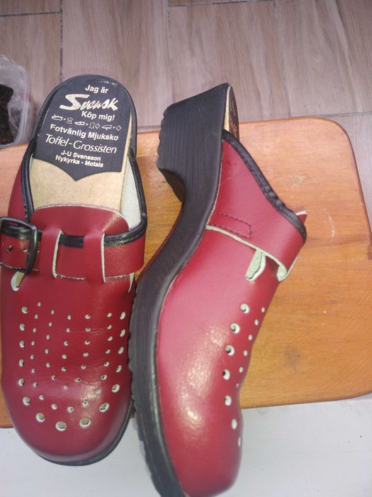 Buty  czerwone skóra