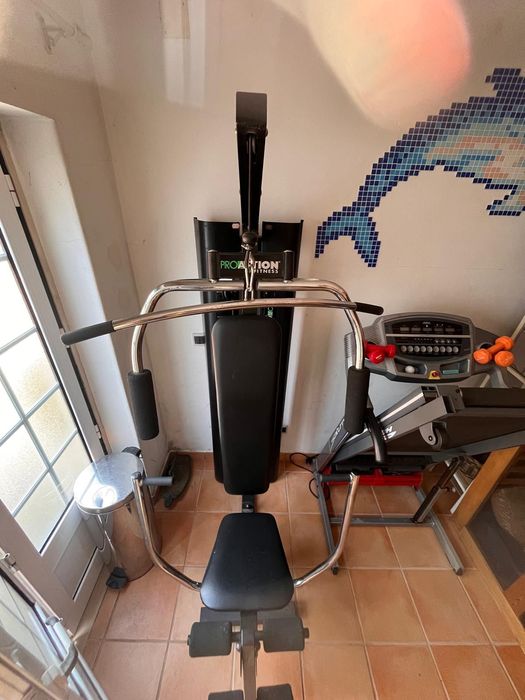 Máquina de fitness e musculação Proaction BH fitness