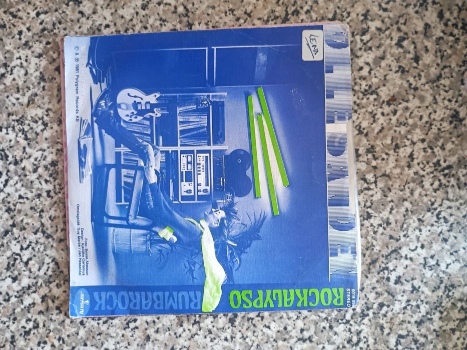 Discos vinil single 2€ unidade. Bom estado de conservação