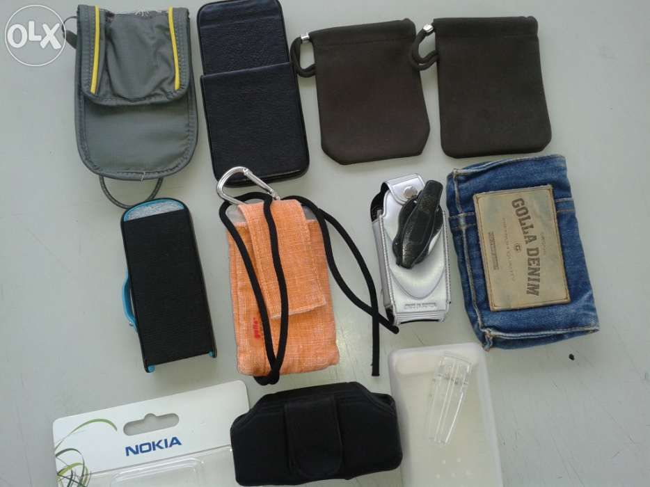 Bolsas, carregadores de telemóveis.