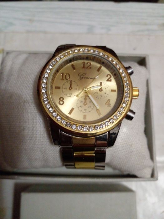 Винтажные наручные электронные часы