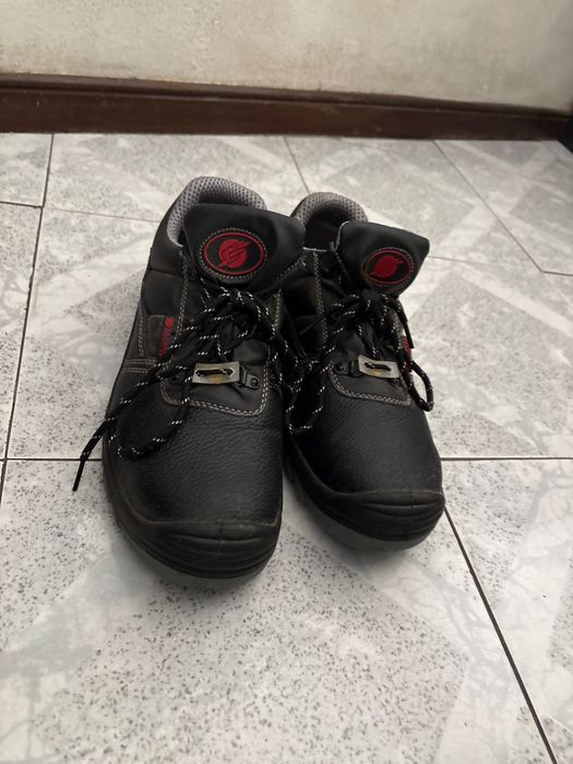 Botas biqueiras de aço