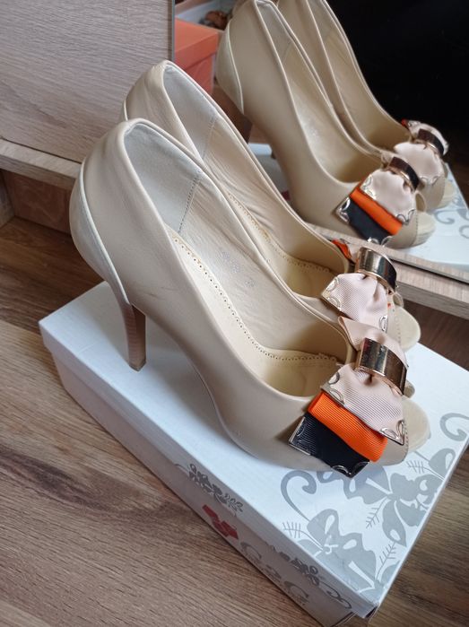 Szpilki piękne r 39