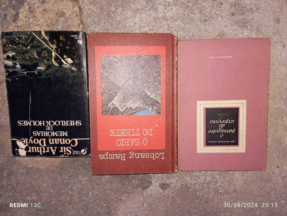 Vários livros antigos