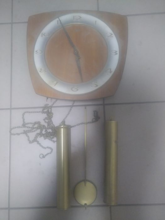 Zabytkowy zegar genfa