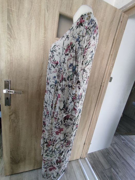Sukienka firmy H&M w rozm 44/46 zapraszam
