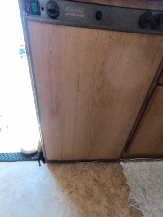 Frigorífico 12v, gás, 220 (trivalente) Electrolux