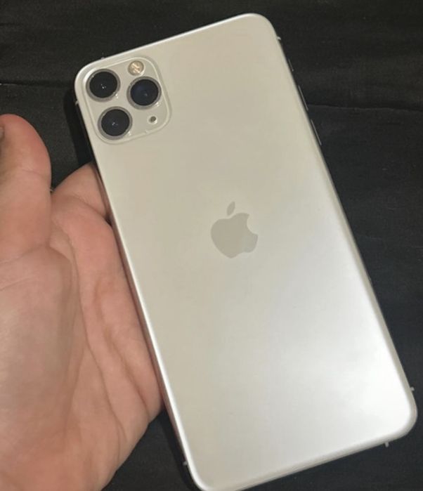 iPhone 11 Pro Max 64GB – bateria fraca (ligeiro descolamento)