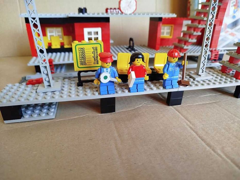 Lego 7822 Railway Station