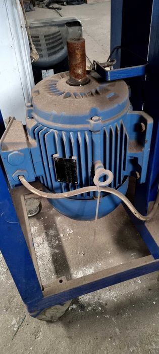 Электродвигатель WEG model W22