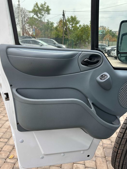 Продам  Ford Transit 2013 рік можлива розстрочка,кредит,обмін!